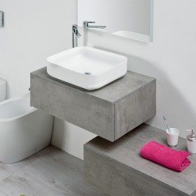 Mobile bagno sospeso sfalsato con cassetti Klara  e lavabo da appoggio Peiton