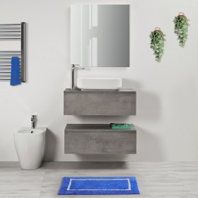 Ambiente basi Klara sospesa 80 cm finitura cemento con lavabo da appoggio Peiton e sanitari Leila